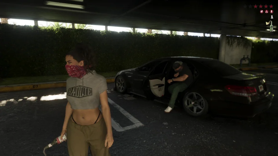 Люсия рядом с седаном на крытой парковке в GTA VI, надпись Гаражи в ГТА 6