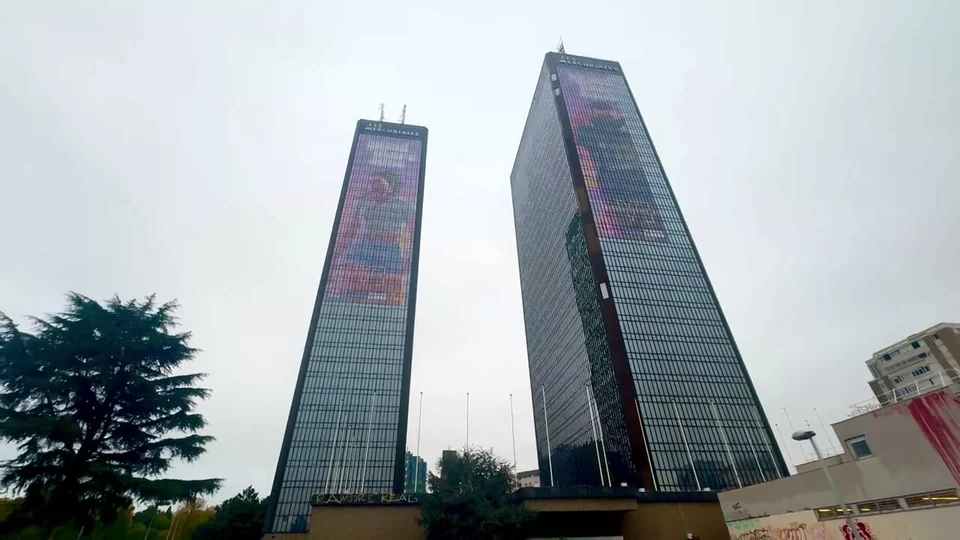 На башнях Les Mercuriales в Париже показали оформление GTA VI